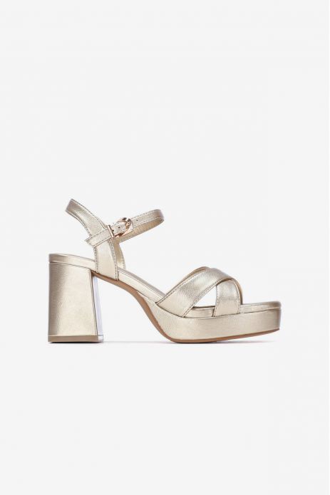 SANDALIA TACÓN TIRAS CRUZADAS