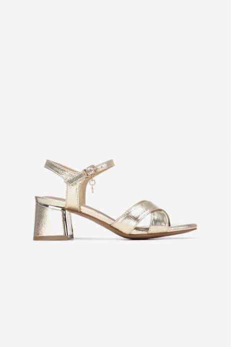 SANDALIA TACÓN TIRAS CRUZADAS