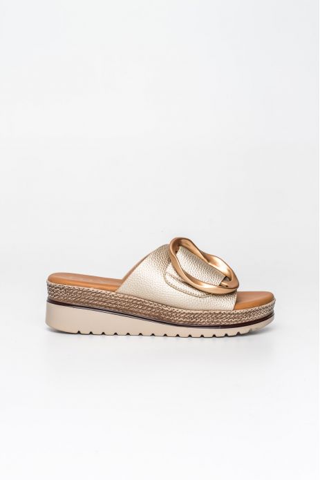 SANDALIA CUÑA DETALLE HEBILLA