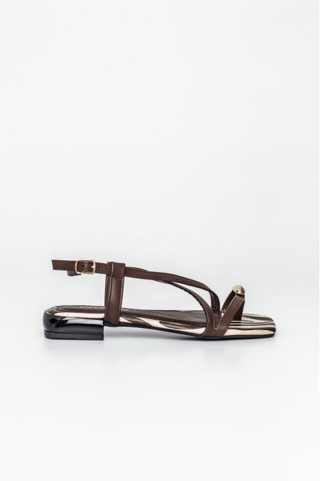 SANDALIA TACÓN ADORNO METAL