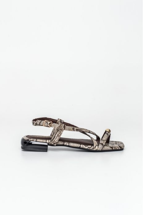 SANDALIA TACÓN ADORNO METAL